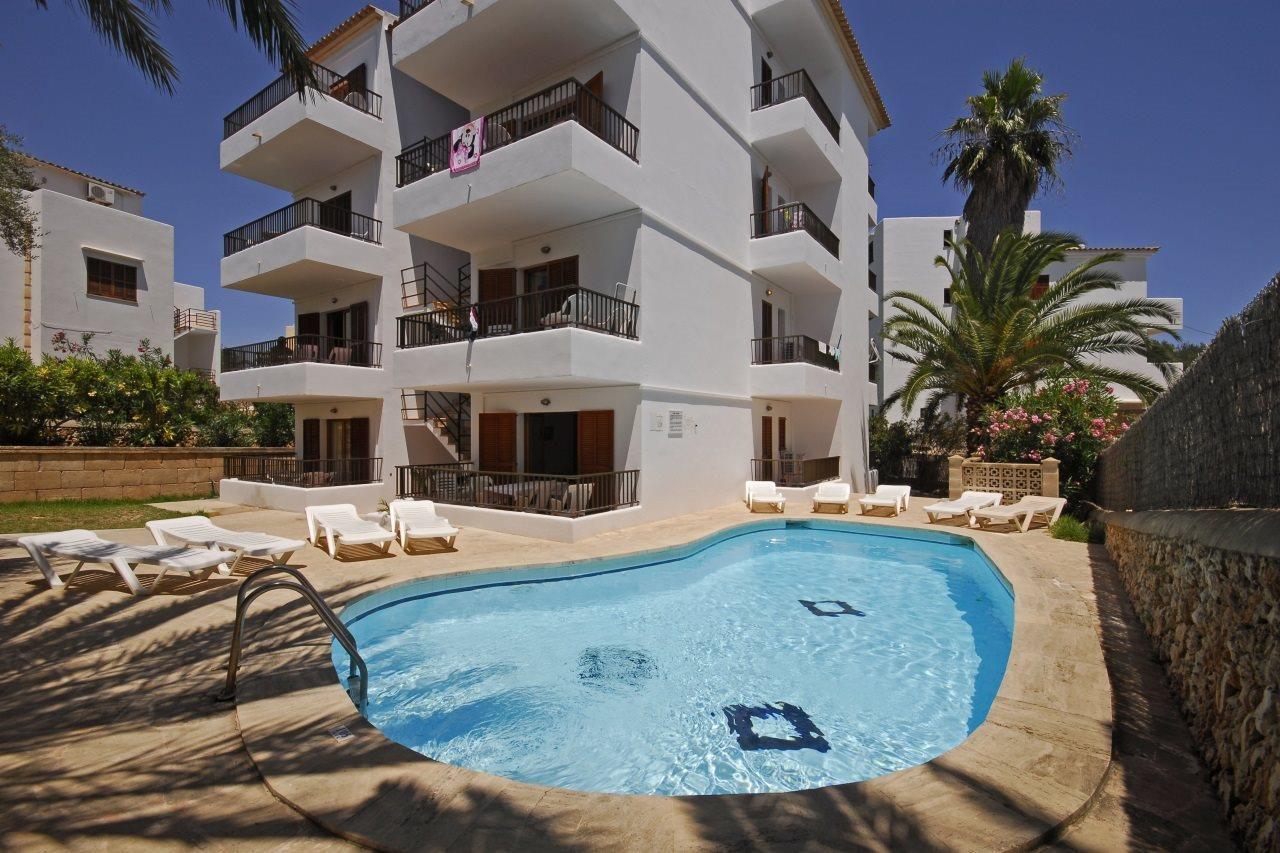 Hotel Ferrera Suites 2*